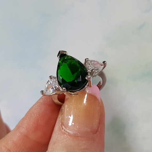 Simulated Emerald and White Cubic Zirconia - Picture 8 of 8